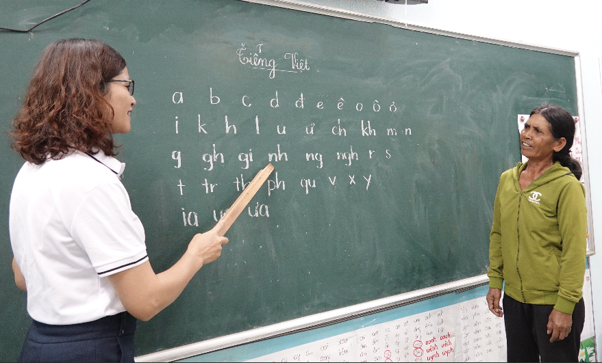 Các đơn vị cần tăng cường công tác quản lý, chỉ đạo, tổ chức thực hiện và kiểm tra việc thực hiện công tác xóa mù chữ. Ảnh: Mộc Trà Các đơn vị cần tăng cường công tác quản lý, chỉ đạo, tổ chức thực hiện và kiểm tra việc thực hiện công tác xóa mù chữ. Ảnh: Mộc Trà