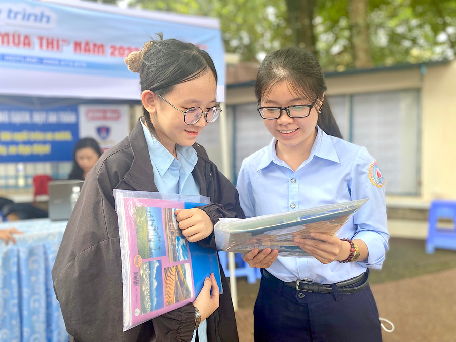 Tỷ lệ đậu tốt nghiệp của thí sinh khối THPT chính thức tỉnh Gia Lai đạt 98,92%. Ảnh: Mộc Trà Tỷ lệ đậu tốt nghiệp của thí sinh khối THPT chính thức tỉnh Gia Lai đạt 98,92%. Ảnh: Mộc Trà