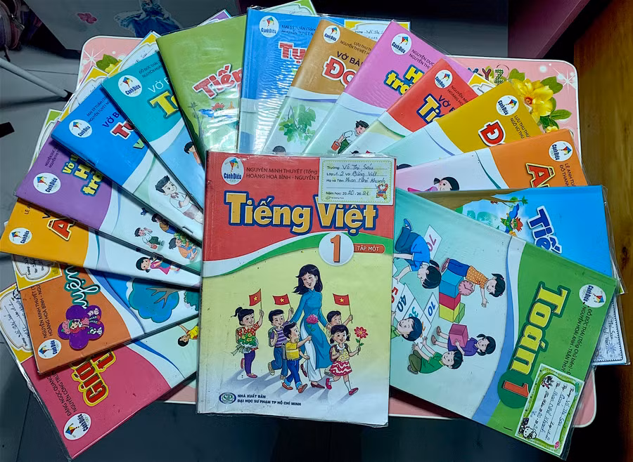 Bộ SGK lớp 1 Cánh Diều. Ảnh: Mộc Trà Bộ SGK lớp 1 Cánh Diều. Ảnh: Mộc Trà