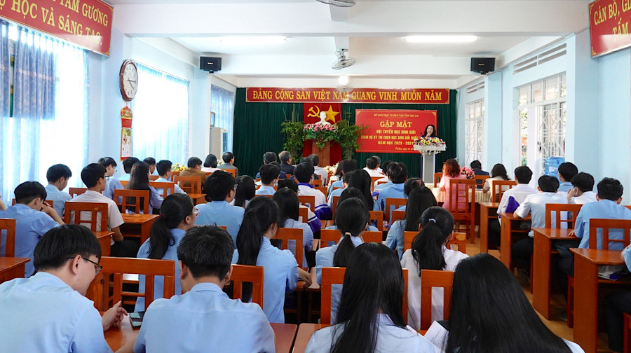 Quang cảnh buổi gặp mặt, tuyên dương. Ảnh: Mộc Trà Quang cảnh buổi gặp mặt, tuyên dương. Ảnh: Mộc Trà