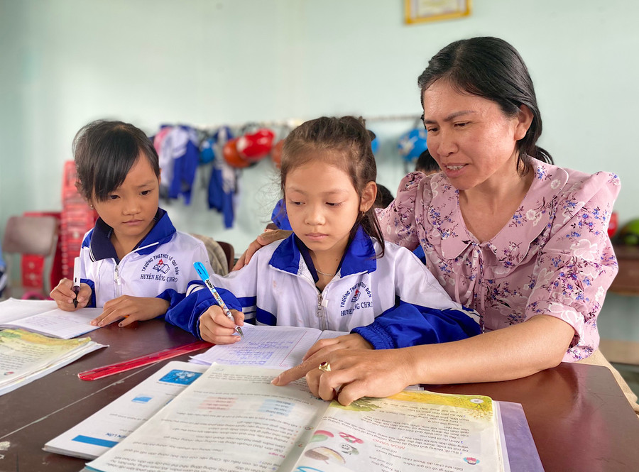 Cần ưu tiên đầu tư cho giáo dục ở vùng đồng bào dân tộc thiểu số, vùng có điều kiện kinh tế-xã hội đặc biệt khó khăn. Ảnh: Mộc Trà