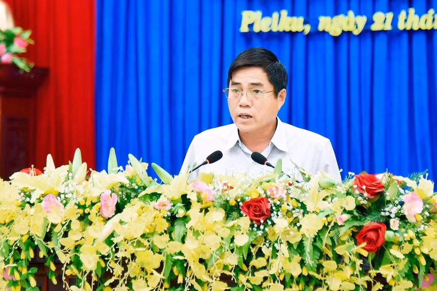 Phó Chủ tịch HĐND TP. Pleiku Nguyễn Đức Chín chia sẻ về lựa chọn nội dung giám sát các ý kiến, kiến nghị của cử tri. Ảnh: Đức Thụy