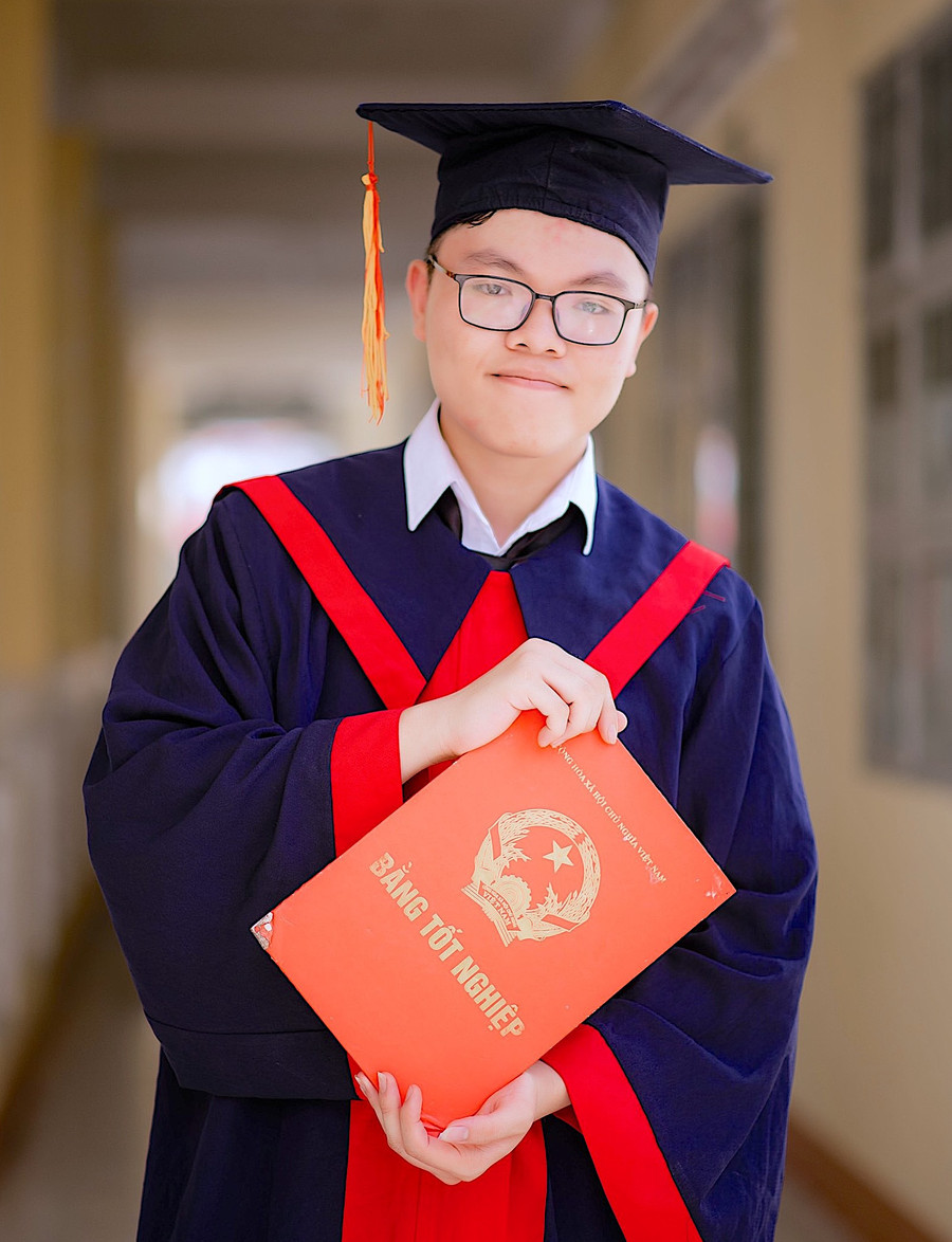 Em Dương Hồ Nam-Tân thủ khoa kỳ thi tốt nghiệp THPT năm 2023 của tỉnh Gia Lai. Ảnh: NVCC Em Dương Hồ Nam-Tân thủ khoa kỳ thi tốt nghiệp THPT năm 2023 của tỉnh Gia Lai. Ảnh: NVCC