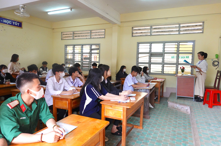 Thí sinh Gia Lai học quy chế tại kỳ thi tốt nghiệp THPT năm 2023. Ảnh: Mộc Trà Thí sinh Gia Lai học quy chế tại kỳ thi tốt nghiệp THPT năm 2023. Ảnh: Mộc Trà