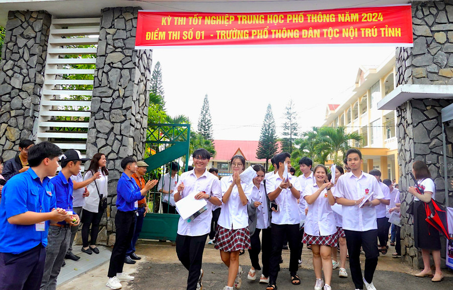 Gia Lai có 98 điểm 10 trong kỳ thi tốt nghiệp THPT năm 2024. Ảnh: Mộc Trà