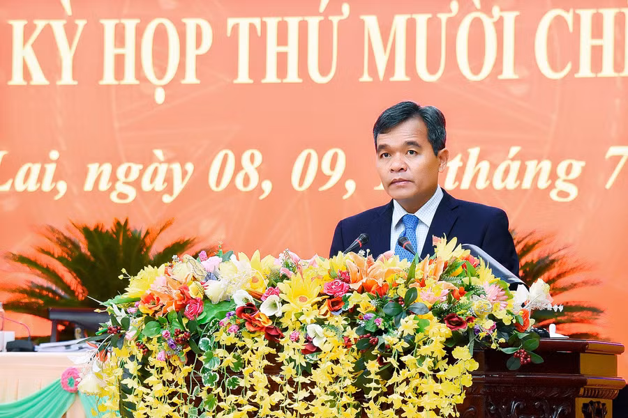 Ông Hồ Văn Niên-Ủy viên Ban Chấp hành Trung ương Đảng, Bí thư Tỉnh ủy, Chủ tịch HĐND tỉnh Gia Lai phát biểu bế mạc kỳ họp thứ 19. Ảnh: Đ.T