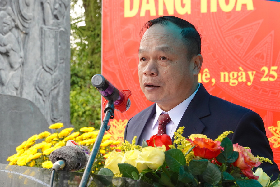 Phó Chủ tịch UBND tỉnh Dương Mah Tiệp đọc diễn văn ôn lại trang sử hào hùng của nghĩa quân Tây Sơn. Ảnh: Mộc Trà