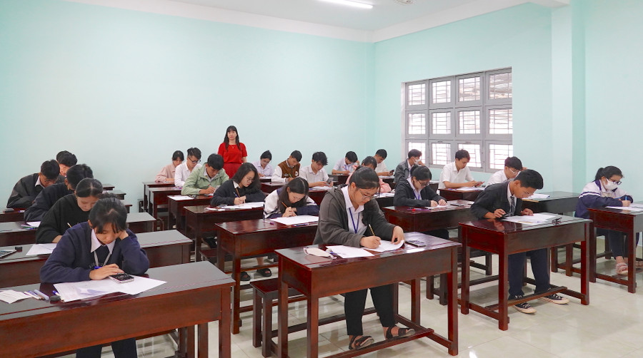 Trường THPT Phan Bội Châu (TP. Pleiku) là đơn vị có nhiều thí sinh đạt điểm 10 nhất kỳ thi tốt nghiệp THPT năm 2023. Ảnh: Mộc Trà Trường THPT Phan Bội Châu (TP. Pleiku) là đơn vị có nhiều thí sinh đạt điểm 10 nhất kỳ thi tốt nghiệp THPT năm 2023. Ảnh: Mộc Trà