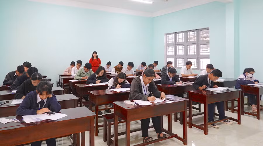 Trường THPT Phan Bội Châu (TP. Pleiku) là đơn vị có nhiều thí sinh đạt điểm 10 nhất kỳ thi tốt nghiệp THPT năm 2023. Ảnh: Mộc Trà