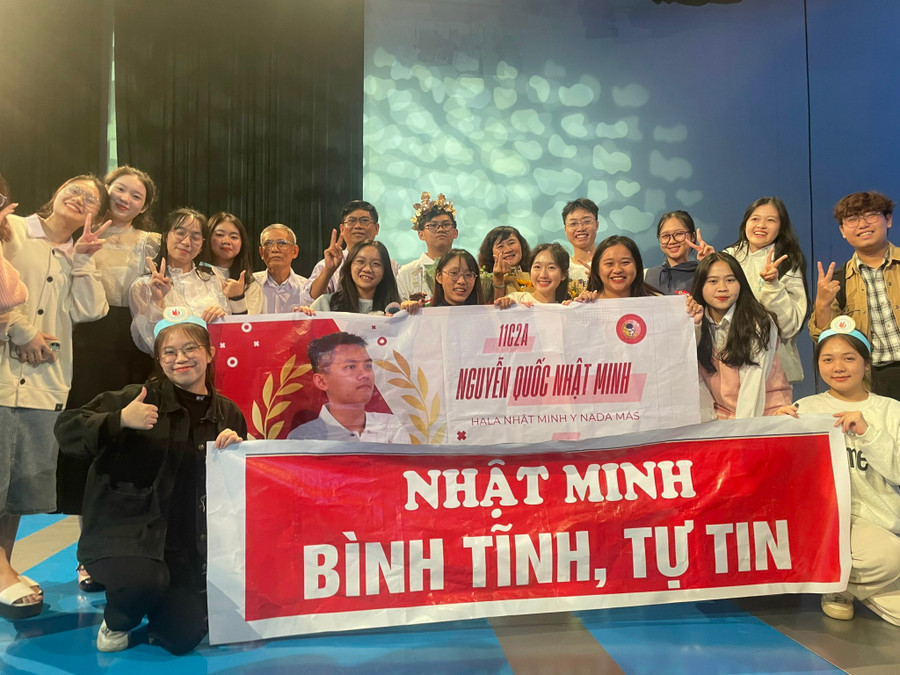 Với thành tích này, Nhật Minh trở thành học sinh đầu tiên mang cầu truyền hình Olympia về với Gia Lai. Ảnh: ĐVCC Với thành tích này, Nhật Minh trở thành học sinh đầu tiên mang cầu truyền hình Olympia về với Gia Lai. Ảnh: ĐVCC