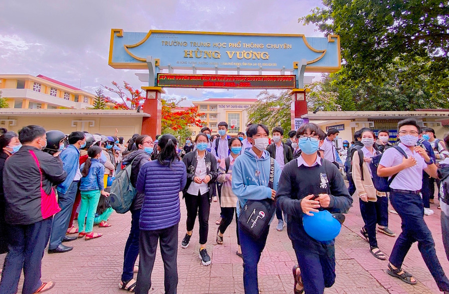 Theo quy định, từ năm học 2024-2025, Trường THPT chuyên Hùng Vương không còn tuyển sinh các lớp không chuyên. Ảnh: Mộc Trà Theo quy định, từ năm học 2024-2025, Trường THPT chuyên Hùng Vương không còn tuyển sinh các lớp không chuyên. Ảnh: Mộc Trà