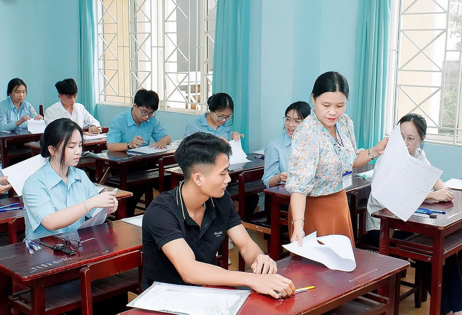 Cơ sở vật chất, nhân sự ở tất cả 41 điểm thi trong tỉnh được bố trí đầy đủ, đáp ứng tốt cho việc tổ chức kỳ thi tốt nghiệp THPT năm 2024. Ảnh: Đ.T Cơ sở vật chất, nhân sự ở tất cả 41 điểm thi trong tỉnh được bố trí đầy đủ, đáp ứng tốt cho việc tổ chức kỳ thi tốt nghiệp THPT năm 2024. Ảnh: Đ.T