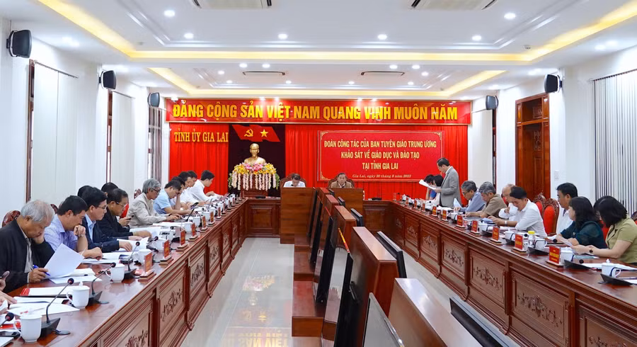 Quang cảnh buổi làm việc. Ảnh: Mộc Trà