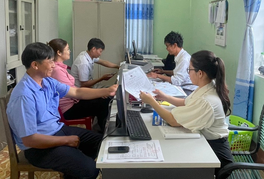 Số chỉ tiêu công chức theo vị trí việc làm cần tuyển dụng của các cơ quan, đơn vị, địa phương đăng ký năm 2024 là 101 chỉ tiêu. Ảnh: Mộc Trà Số chỉ tiêu công chức theo vị trí việc làm cần tuyển dụng của các cơ quan, đơn vị, địa phương đăng ký năm 2024 là 101 chỉ tiêu. Ảnh: Mộc Trà