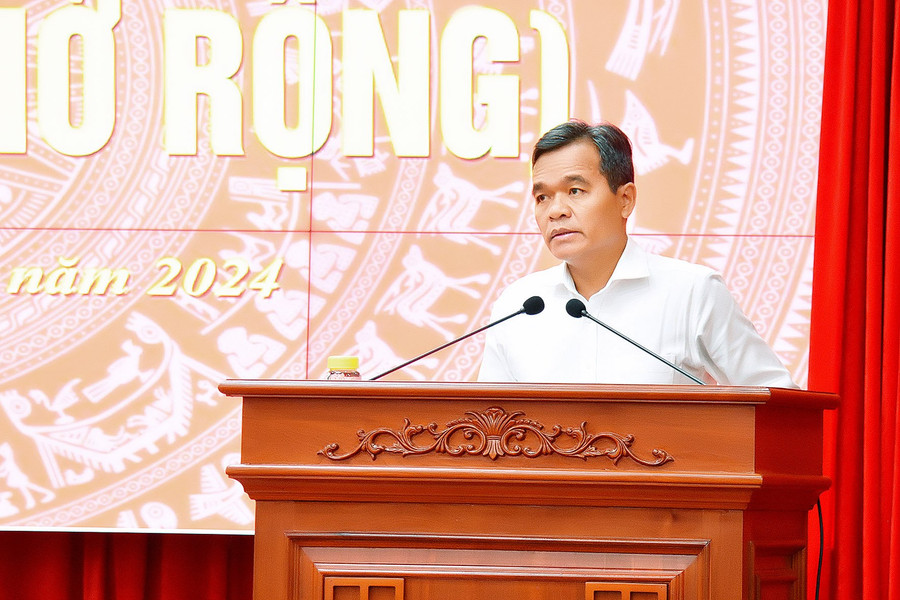 Bí thư Tỉnh ủy Hồ Văn Niên phát biểu chỉ đạo tại hội nghị lần thứ 16 Ban Chấp hành Đảng bộ tỉnh Gia Lai khóa XVI (mở rộng). Ảnh: Đức Thụy Bí thư Tỉnh ủy Hồ Văn Niên phát biểu chỉ đạo tại hội nghị lần thứ 16 Ban Chấp hành Đảng bộ tỉnh Gia Lai khóa XVI (mở rộng). Ảnh: Đức Thụy