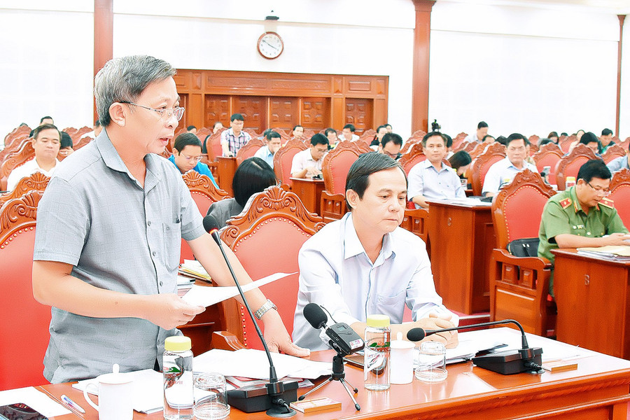 Đại biểu tập trung trao đổi, thảo luận và đề xuất các giải pháp tháo gỡ khó khăn, vướng mắc tại hội nghị lần thứ 16 Ban Chấp hành Đảng bộ tỉnh Gia Lai khóa XVI (mở rộng). Ảnh: Đức Thụy Đại biểu tập trung trao đổi, thảo luận và đề xuất các giải pháp tháo gỡ khó khăn, vướng mắc tại hội nghị lần thứ 16 Ban Chấp hành Đảng bộ tỉnh Gia Lai khóa XVI (mở rộng). Ảnh: Đức Thụy