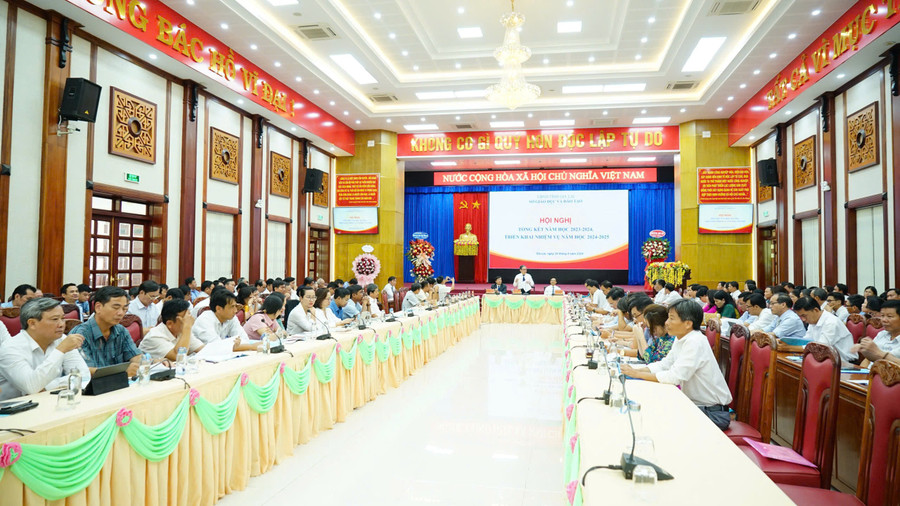 Quang cảnh nghị tổng kết năm học 2023-2024 và triển khai nhiệm vụ năm học 2024-2025. Ảnh: Trần Dung Quang cảnh nghị tổng kết năm học 2023-2024 và triển khai nhiệm vụ năm học 2024-2025. Ảnh: Trần Dung