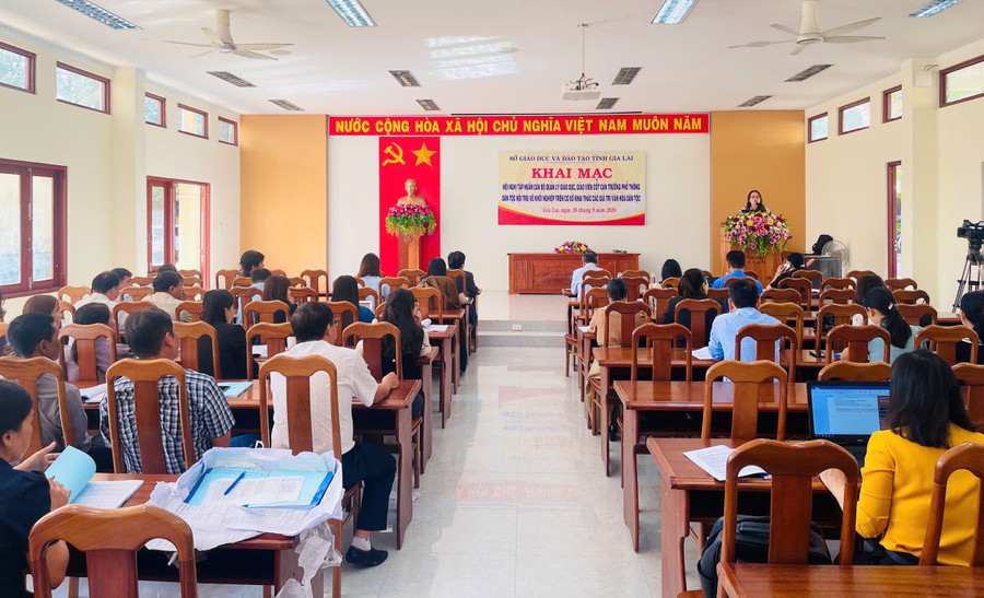 Quang cảnh hội nghị tập huấn về khởi nghiệp trên cơ sở khai thác giá trị văn hóa dân tộc. Ảnh: Mai Ka Quang cảnh hội nghị tập huấn về khởi nghiệp trên cơ sở khai thác giá trị văn hóa dân tộc. Ảnh: Mai Ka