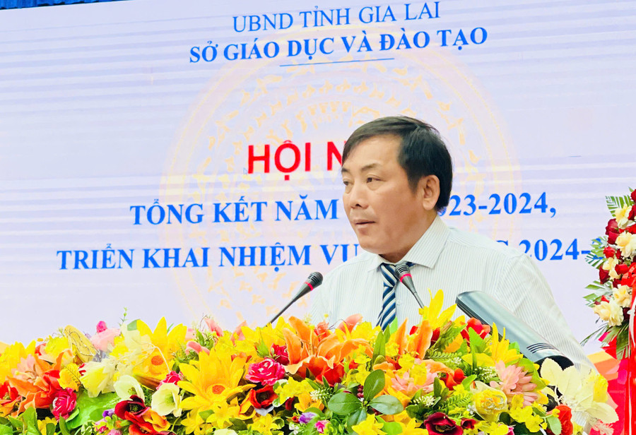 Trưởng phòng GD-ĐT TP. Pleiku Nguyễn Đình Thức nêu giải pháp để công tác triển khai thí điểm học bạ số cấp Tiểu học đạt hiệu quả. Ảnh: Trần Dung Trưởng phòng GD-ĐT TP. Pleiku Nguyễn Đình Thức nêu giải pháp để công tác triển khai thí điểm học bạ số cấp Tiểu học đạt hiệu quả. Ảnh: Trần Dung