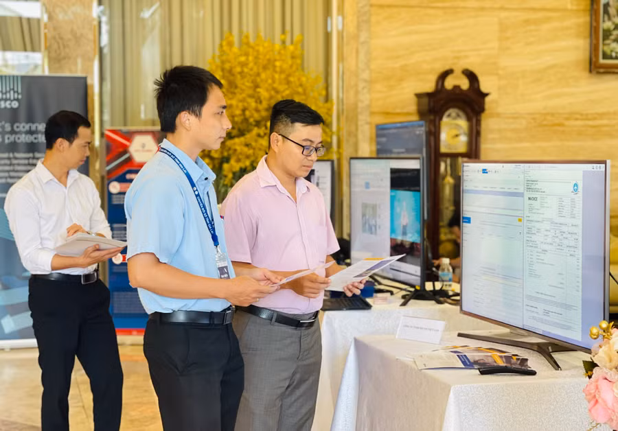 Tích cực thực hiện tốt công tác chuyển đổi số, tăng cường ứng dụng công nghệ thông tin trong hoạt động quản lý nhằm nâng cao chất lượng, năng suất làm việc. Ảnh: Mai Ka