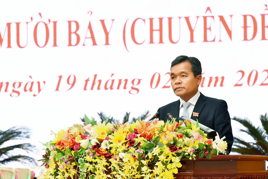 Ông Hồ Văn Niên-Ủy viên Ban Chấp hành Trung ương Đảng, Bí thư Tỉnh ủy, Chủ tịch HĐND tỉnh phát biểu tại kỳ họp. Ảnh: Đức Thụy Ông Hồ Văn Niên-Ủy viên Ban Chấp hành Trung ương Đảng, Bí thư Tỉnh ủy, Chủ tịch HĐND tỉnh phát biểu tại kỳ họp. Ảnh: Đức Thụy