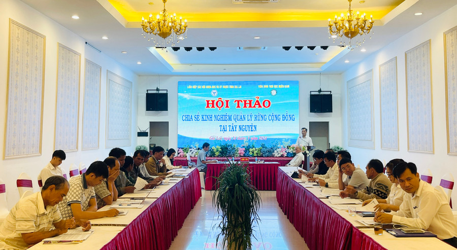 Quang cảnh hội thảo chia sẻ kinh nghiệm quản lý rừng cộng đồng tại Tây Nguyên. Ảnh: Mai Ka Quang cảnh hội thảo chia sẻ kinh nghiệm quản lý rừng cộng đồng tại Tây Nguyên. Ảnh: Mai Ka