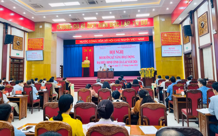 Các đại biểu tham gia hoạt động tổ chức phiên giải trình của Thường trực HĐND. Ảnh: Trần Dung Các đại biểu tham gia hoạt động tổ chức phiên giải trình của Thường trực HĐND. Ảnh: Trần Dung