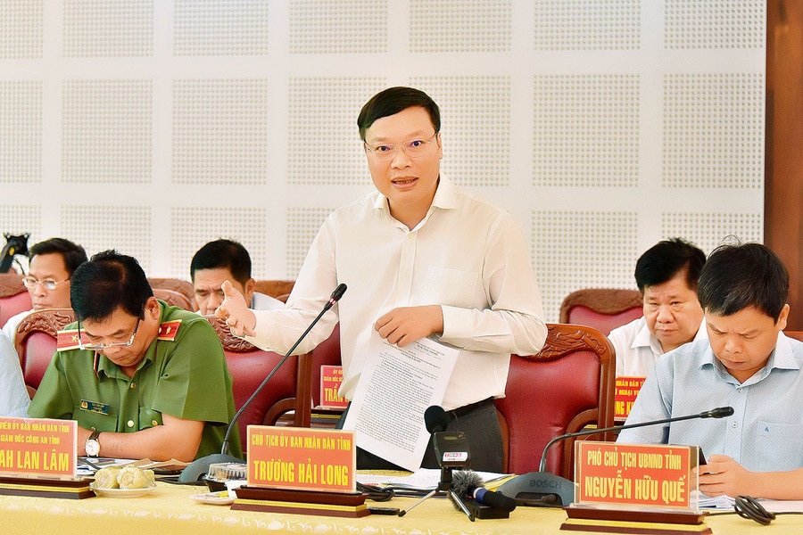 Phó Bí thư Tỉnh uỷ, Chủ tịch UBND tỉnh Trương Hải Long nêu kiến nghị, đề xuất. Ảnh: Đức Thuỵ