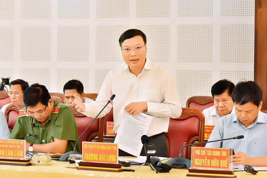 Phó Bí thư Tỉnh uỷ, Chủ tịch UBND tỉnh Trương Hải Long nêu kiến nghị, đề xuất. Ảnh: Đức Thuỵ Phó Bí thư Tỉnh uỷ, Chủ tịch UBND tỉnh Trương Hải Long nêu kiến nghị, đề xuất. Ảnh: Đức Thuỵ