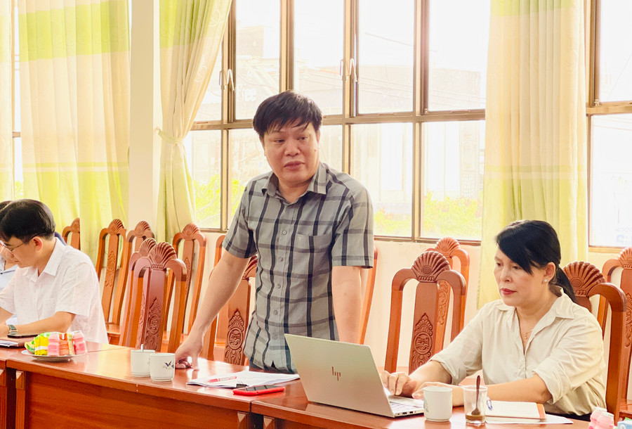 Đại biểu tham gia đóng góp ý kiến tại hội nghị. Ảnh: Mai Ka Đại biểu tham gia đóng góp ý kiến tại hội nghị. Ảnh: Mai Ka