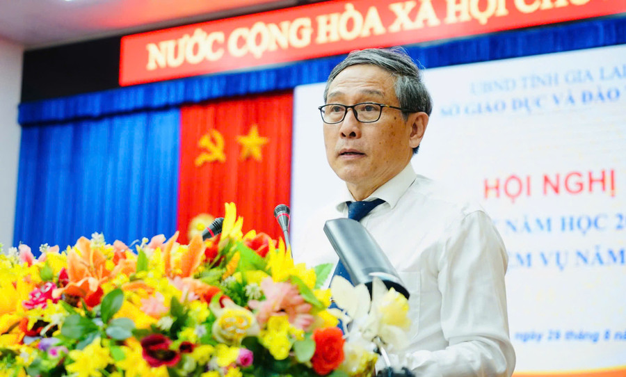 Giám đốc Sở GD-ĐT Lê Duy Định phát biểu chỉ đạo tại hội nghị tổng kết năm học 2023-2024 và triển khai nhiệm vụ năm học 2024-2025. Ảnh: Trần Dung Giám đốc Sở GD-ĐT Lê Duy Định phát biểu chỉ đạo tại hội nghị tổng kết năm học 2023-2024 và triển khai nhiệm vụ năm học 2024-2025. Ảnh: Trần Dung