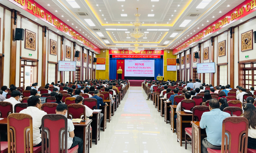 Quang cảnh khai mạc hội nghị bồi dưỡng kỹ năng hoạt động cho đại biểu HĐND các cấp năm 2024. Ảnh: Trần Dung Quang cảnh khai mạc hội nghị bồi dưỡng kỹ năng hoạt động cho đại biểu HĐND các cấp năm 2024. Ảnh: Trần Dung