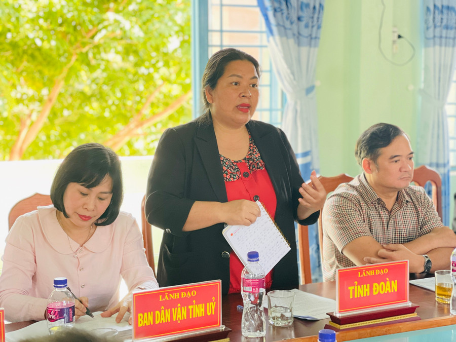 Bí thư Tỉnh Đoàn Hà Thị Giang Thảo băn khoăn trước tỷ lệ thanh niên theo học các trường nghề thấp và tình trạng thất nghiệp trong thanh niên ở địa phương. Ảnh: Trần Dung Bí thư Tỉnh Đoàn Hà Thị Giang Thảo băn khoăn trước tỷ lệ thanh niên theo học các trường nghề thấp và tình trạng thất nghiệp trong thanh niên ở địa phương. Ảnh: Trần Dung