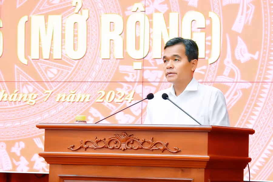 Bí thư Tỉnh ủy Hồ Văn Niên phát biểu khai mạc hội nghị lần thứ 16 Ban Chấp hành Đảng bộ tỉnh Gia Lai khóa XVI (mở rộng). Ảnh: Đức Thụy