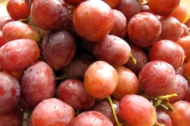 Ăn nho đỏ với táo và nghệ giúp "bỏ đói" tế bào ung thư tiền liệt tuyến