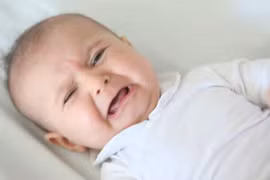 4 cách đơn giản làm nguôi cơn khóc của trẻ