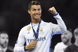 Ronaldo thăng hoa tuổi 32: Bí quyết khiến tất cả sửng sốt!