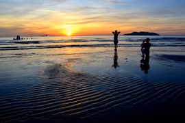 Đón bình minh trên biển Cửa Lò xứ Nghệ