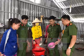 Bắt quả tang 2 cơ sở ở Bạc Liêu bơm tạp chất vào tôm nguyên liệu