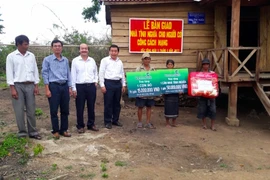 Bàn giao nhà tình nghĩa cho các gia đình chính sách tại huyện Kông Chro