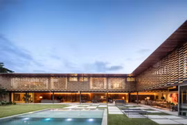 Ngắm ngôi nhà gỗ nhiệt đới hình chữ L xa hoa sang trọng bậc nhất