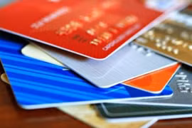 Nhiều ngân hàng tăng lãi suất thẻ tín dụng