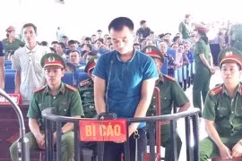 Bị đâm chết vì vô cớ gây sự tại tiệc tân gia