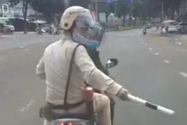 Gia Lai: Lập biên bản tài xế không chấp hành hiệu lệnh dừng xe