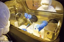 Vắc-xin Covid-19 thứ hai của Nga đang về đích ở cơ sở đặc biệt