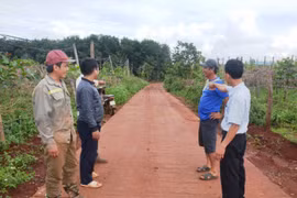 Người dân Chư Prông chung sức xây dựng nông thôn mới