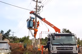 Công ty Điện lực Gia Lai quan tâm an toàn lưới điện trong mùa mưa