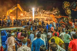 Sập nhà ở Ấn Độ: Ít nhất 70 người đang bị chôn vùi trong đống đổ nát