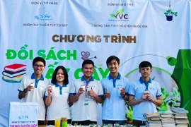 Nhóm từ thiện Fly To Sky gây quỹ tặng học sinh nghèo