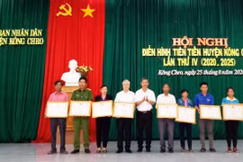 Kông Chro: Tuyên dương các tập thể, cá nhân điển hình tiên tiến
